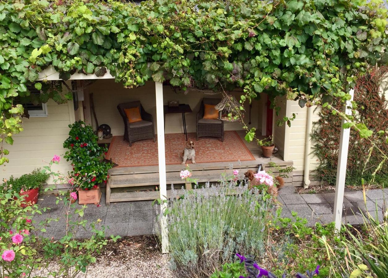 Llarrinda Bed & Breakfast Foster Exterior foto